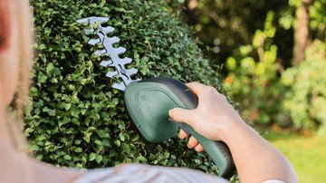 BOSCH EasyShear baterinė žirklės žolei ir krūmams
