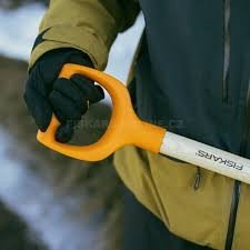 Fiskars 1001637 kastuvas sniegui - grūdams